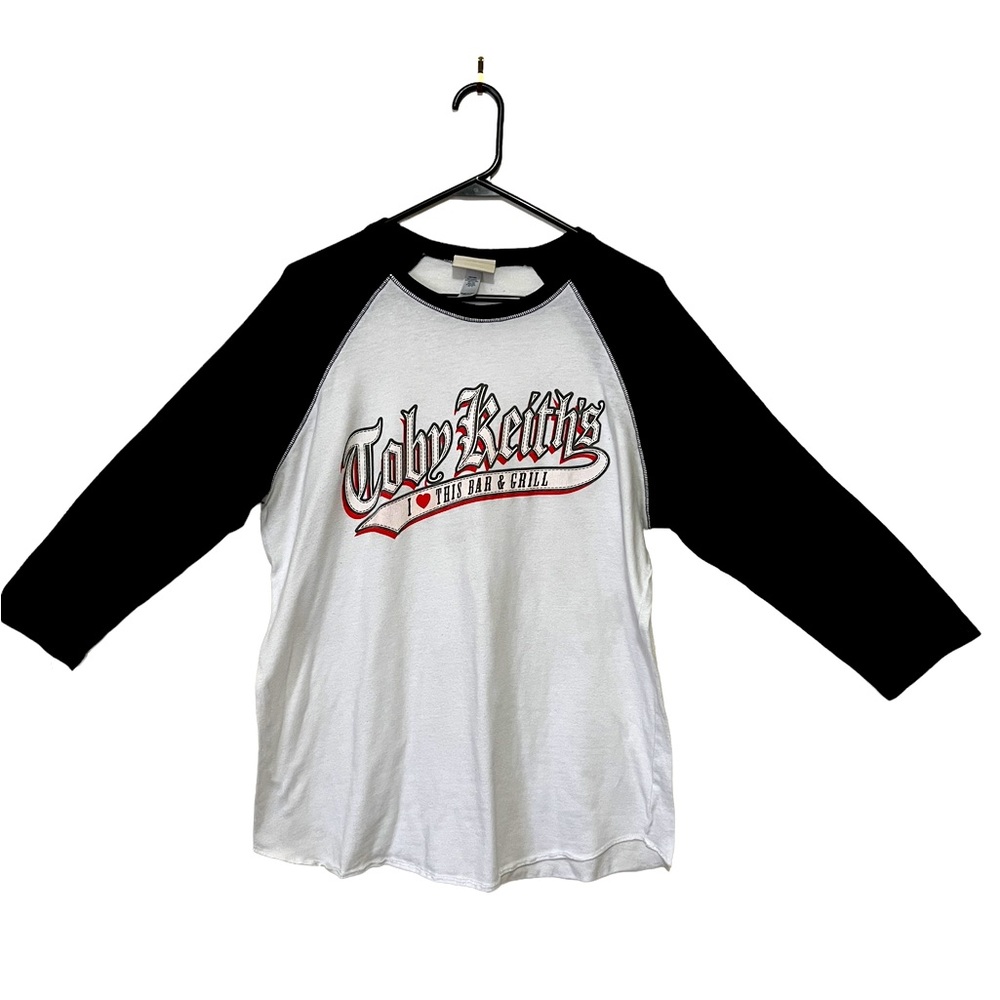 TOBY KEITH I LOVE THIS BAR AND GRILL 3/4 SLEEVE GRAPHIC T-SHIRT WOMEN’S …